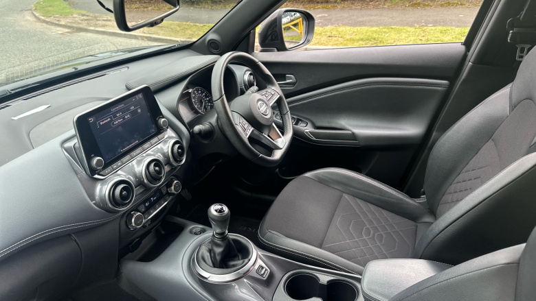 Nissan Juke 1.0 DiG-T 114 Tekna 5dr Petrol Hatchback